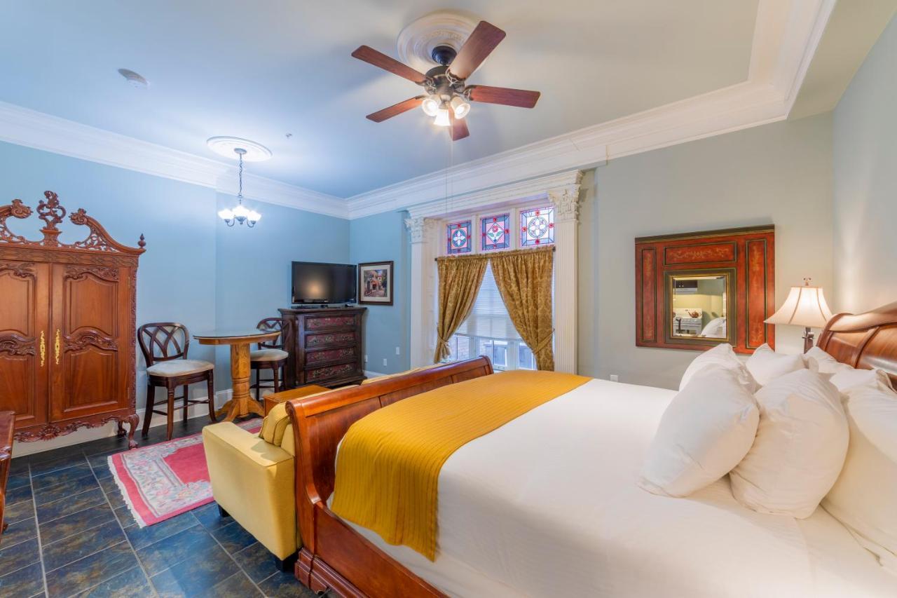 Chipman Hill - Pratt House Apartment